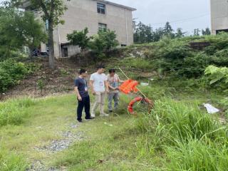 上饶市信州区茅家岭街道：人大代表实地巡查防溺水隐患 筑牢夏季安全“防护网”