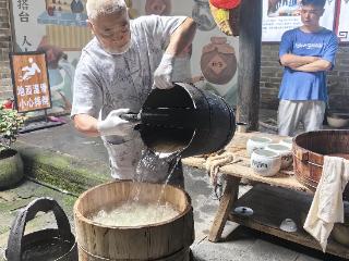 湖南举办“放心消费新场景”媒体采风活动