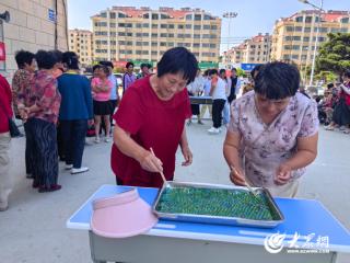 烟台市福山区门楼街道润东社区党总支开展老年趣味运动会活动