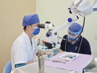 【我的从医路——回望初心谈感想】遵医口腔周皓琳：十年守“髓”，在方寸牙间镌刻医者初心