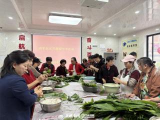 云岩区普陀路街道和平社区开展主题党日活动