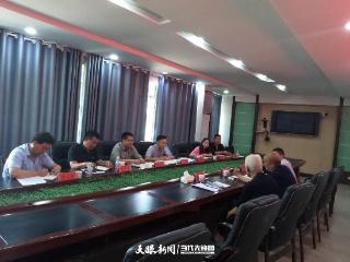 松桃自治县关工委开展青少年健康成长工作调研