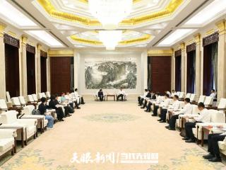 李炳军会见亿航智能董事长胡华智一行