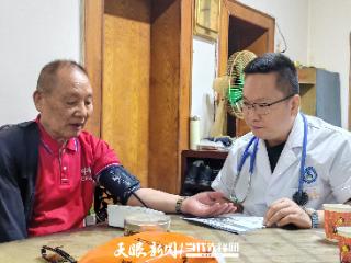 思南县：送医上门护健康