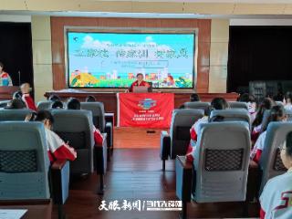 云岩区三桥街道新街社区关工委开展“立家法 传家训 树家风”主题活动