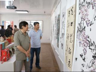 济南市中区第二届乡村美术馆农民书画展在十六里河石崮沟村开幕