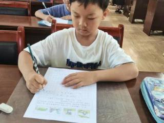 笔诉童心一片真——记香江小学低年级看图写话比赛