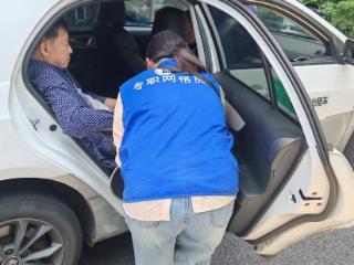 网格员暖心护送，中风老人就医无忧