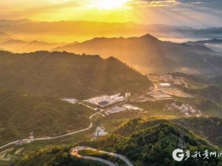【高清组图】贵州望谟：霞光中的山谷田园