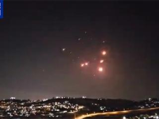以色列遭伊朗导弹袭击已致4死多伤，称空袭伊朗核计划总部等