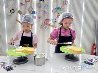 “我的超人爸爸”蛋糕DIY甜蜜开启，烟台萌娃巧手献礼父亲节