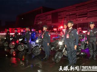 凌晨四点雨中的光：贵阳马拉松，一场被守护的奔跑
