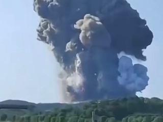 湖南临澧县一花炮厂发生爆炸 当地最新回应：一名员工受伤，一名员工失联
