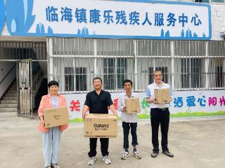 身残志坚 巧手剪出多彩人生