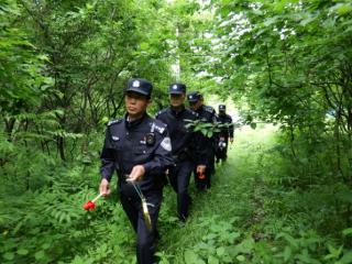 汪清森林公安为巡山民警增配“五大件”