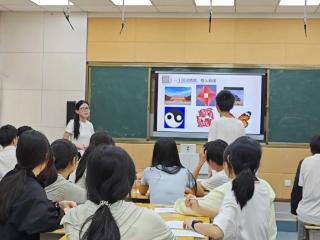 横峰中学开展新教师汇报课活动
