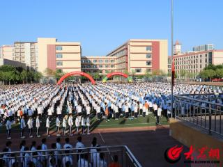 四年芳华终有梦，拨穗正冠启新程 ——东营市实验中学举行2025年毕业典礼