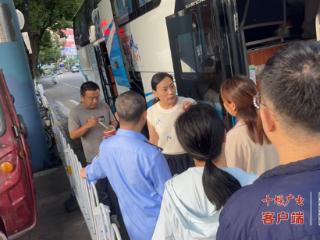 茅箭区文旅执法凌晨出击 一日游团队经受“突击体检”