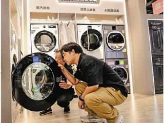 除湿机卖爆 时尚雨鞋出圈 宠物装备升级——梅雨季的消费新战场