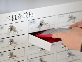 探访高考评卷现场：让每一分有理有据