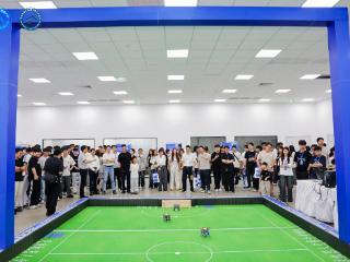 这场机器人大赛中，会有下一个“王兴兴”吗？