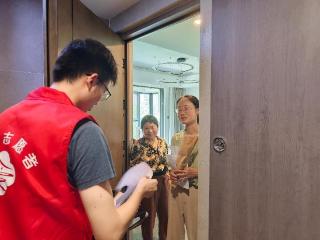 凝心聚力践初心 党员暖心护航中考路