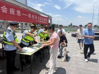 潍坊市交通运输综合执法支队积极开展“安全宣传咨询日”活动