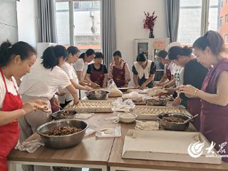 垦利英才社区化身“亲友团” 喜事帮办真暖心