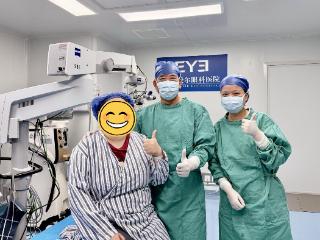右眼1575度，左眼1150度！国内创新晶体+个性化方案助超高度近视女子畅享清晰蜜月之旅