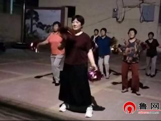 德州市武城县鲁权屯镇开展“健康生活 你我同行”广场舞公益培训活动