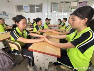 广平镇双庙魏小学六年级开展心理健康主题活动