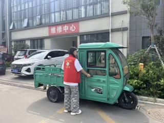 安居街道滨河社区开展整治车辆乱停乱放活动