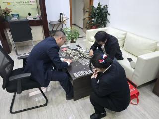 工行贵州贵阳修文支行营业室：硬币清点显真情 贴心服务暖人心