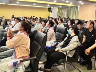 济南爱尔眼科举办全飞秒近视手术SMILE pro专家见面会