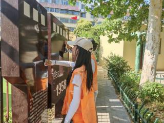 东红庙社区开展“信用+清洁家园 美化环境”志愿服务活动
