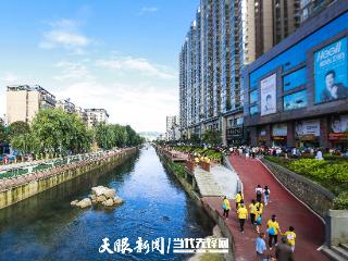 改造老旧小区燃气管道 六盘水数千户家庭告别“扛罐上楼”