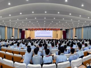 暑假前的交通安全课，莘县交警走进校园为中学生划下“安全重点”