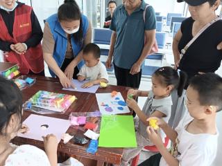 南苑街道孝养城社区开展黏土手工制作活动