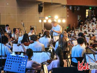 秦皇岛市北戴河区举办中美青少年联谊音乐会
