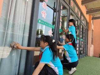 劳动书写感恩答卷，临沂南坊小学毕业班开展温情德育实践
