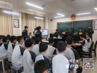 张湾区汉江路街道开展多元安全宣传活动