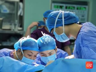 碧江人民医院：多学科协作让83岁老人告别“难言之隐”