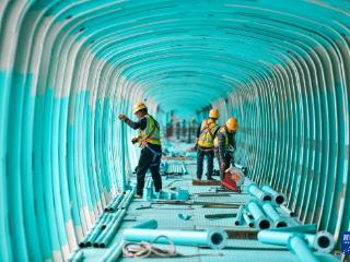 600米高空，为第一高桥建空中游廊