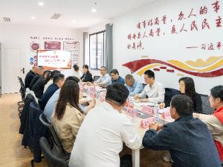 海门街道理想城社区：修缮路面办实事 铺好居民“舒心路”