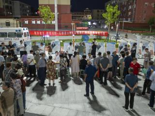 无棣县卫生健康局推出“健康夜市”义诊服务