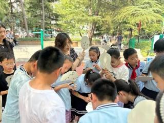 岳峰小学2022级7班繁星中队开展传统文化体验活动