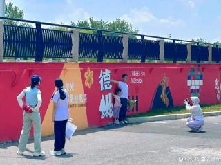 德州长河公园：桥体彩绘焕新颜，潮趣打卡添亮点