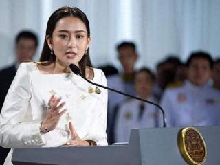 通话录音引争议 泰国上议院要求罢免总理佩通坦