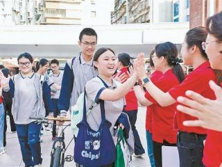 2025年厦门中考第一天 “10后”首进中考考场