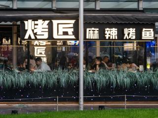 “首店经济”来势猛 如何由“爆火”到“长红”